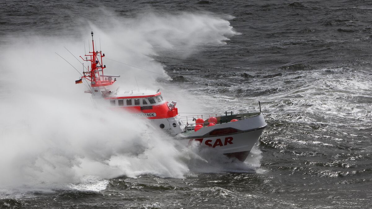 An der Suche nach dem vermissten Seemann ist auch der Seenotrettungskreuzer "Hans Hackmack" der DGzRS beteiligt gewesen. Foto: DGzRS / Helmut Hofer