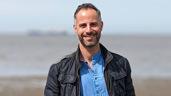 Stadtschreiber Daniel E. Palu in Otterndorf: Heißer Flirt mit einer Unbekannten