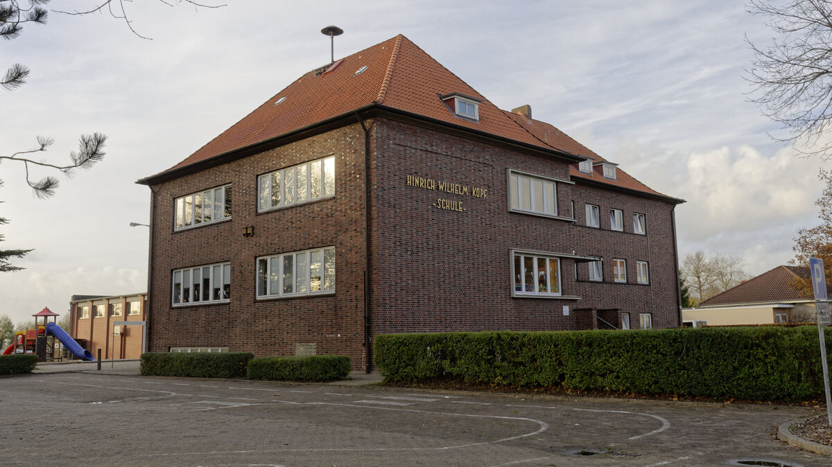 Die Grundschule Neuenkirchen soll geschlossen werden. Das hat der Samtgemeinderat in seiner Sitzung am Dienstag beschlossen. Foto: RaBoe/Wikipedia