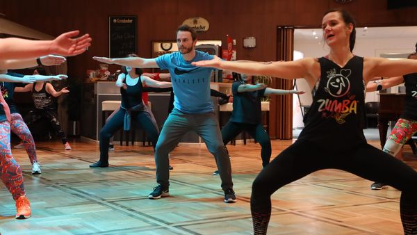 Grazil geht anders: CN/NEZ-Sportredakteur beim Zumba in Cuxhaven