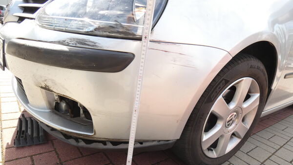 Unfall auf Parkplatz in Lamstedt: Polizei sucht Zeugen