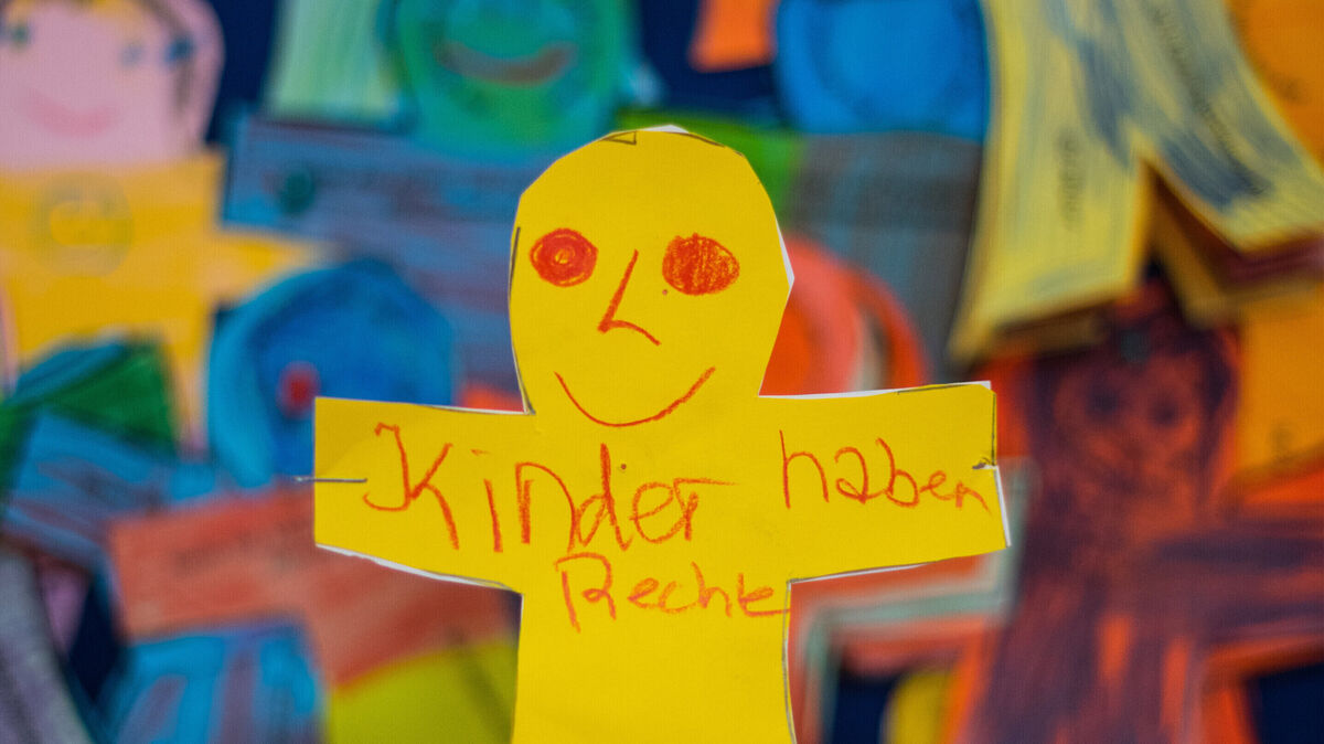 Kinder haben Rechte – überall und jederzeit. Symbolbild: Andreas Arnold/dpa