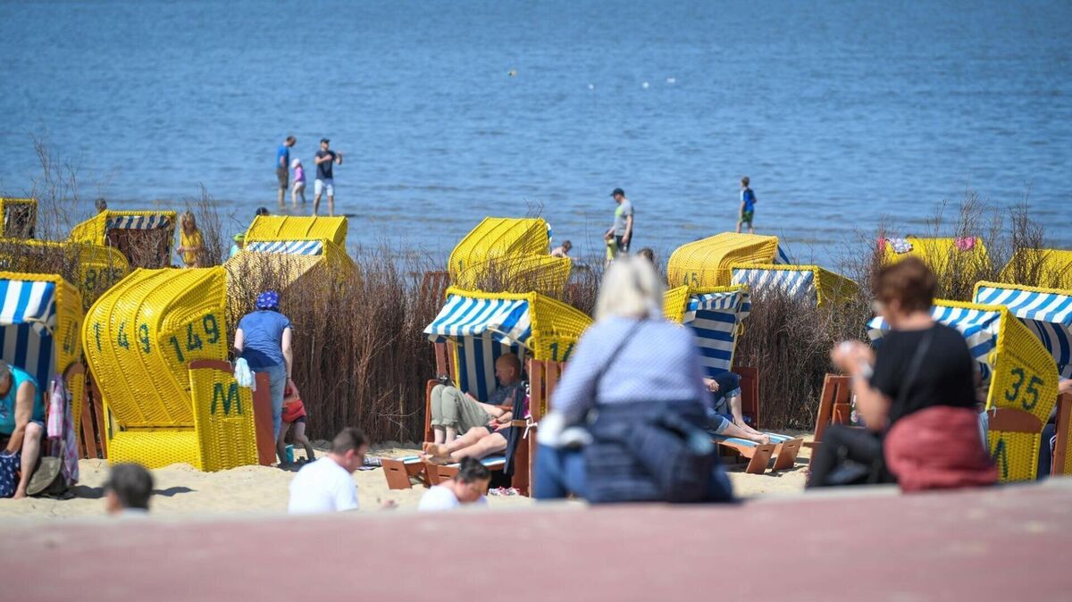 Die Sandstrände von Döse bis Sahlenburg zählen zu den beliebtesten Ausflugszielen für Urlauber und Tagesgäste in Cuxhaven. Foto: Scheschonka
