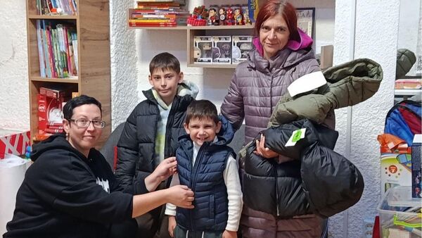 Hadler Rotarier organisieren Hilfslieferung mit Winterkleidung für ukrainische Kinder