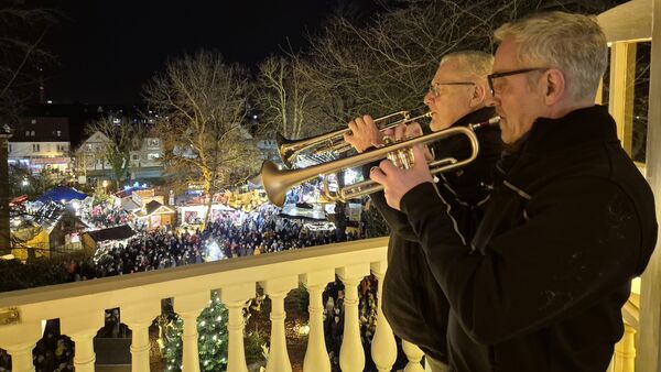 Musik über den Dächern Cuxhavens: Nachwuchs spielt erstmals beim Turmblasen