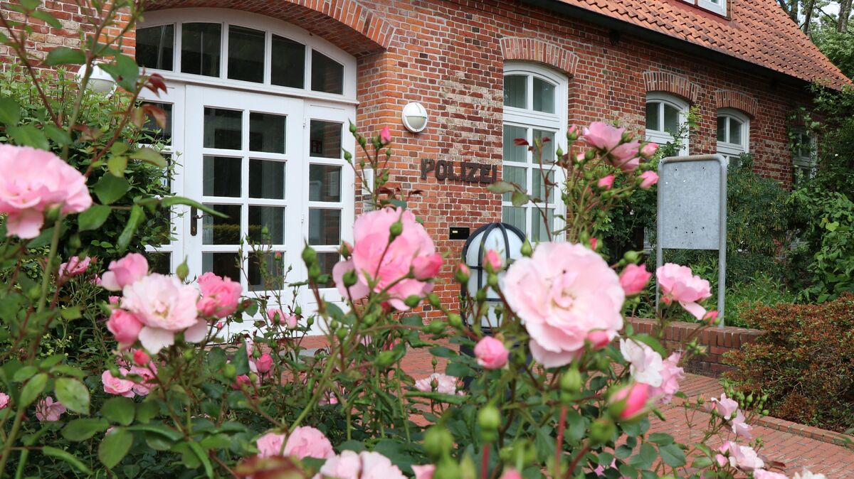 Immer wieder kursieren Sorgen und Gerüchte um den Polizeistandort in Ihlienworth. Jetzt spricht die Polizei Klartext. Foto: Mangels