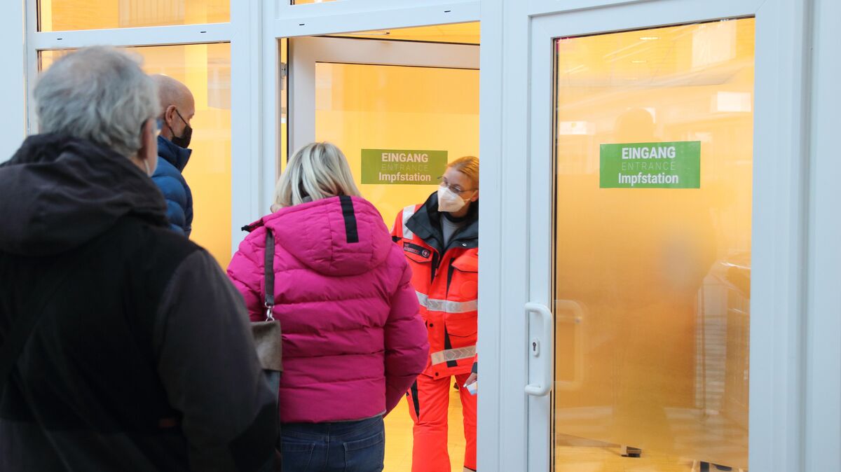Seit mehreren Wochen wird das Impfzentrum im City-Center Cuxhaven betrieben. Mindestens bis Ende Juni wird das Angebot aufrechterhalten. Foto: Koppe