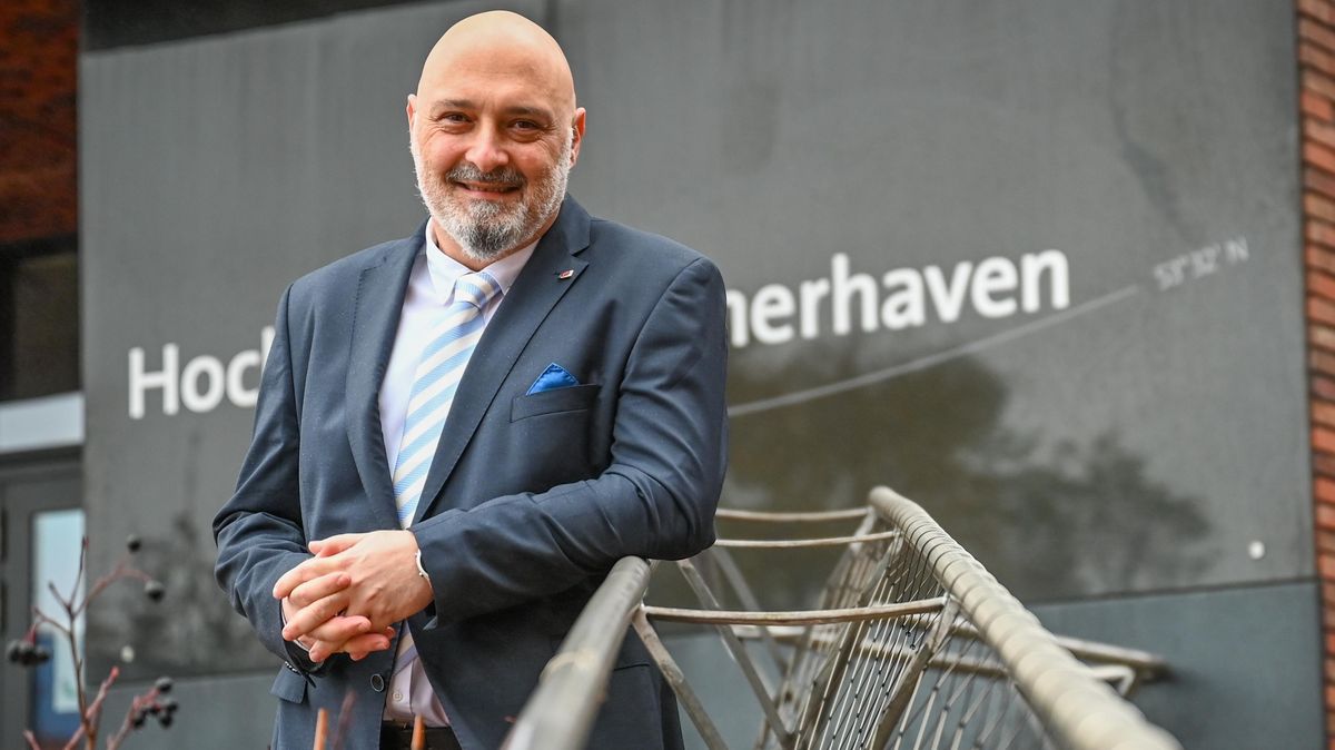 Alexis Papathanassis ist neuer designierter Rektor der Hochschule. Der Wirtschaftswissenschaftler will unter anderem einen stärkeren Akzent auf Forschung legen. Trotz neuer Studiengänge sollen klassische Ingenieurstudiengänge aber nicht abgehängt werden. Foto: Scheschonka