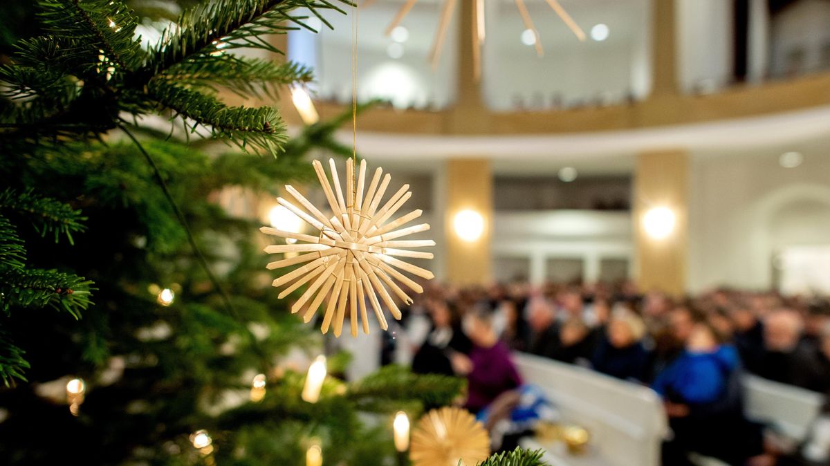 Volle Kirchen an Heiligabend wird es imCorona-Jahr 2020 nicht geben. Stattdessen werden sich die Besucher im Freien treffen. Foto: Hauke-Christian Dittrich/dpa