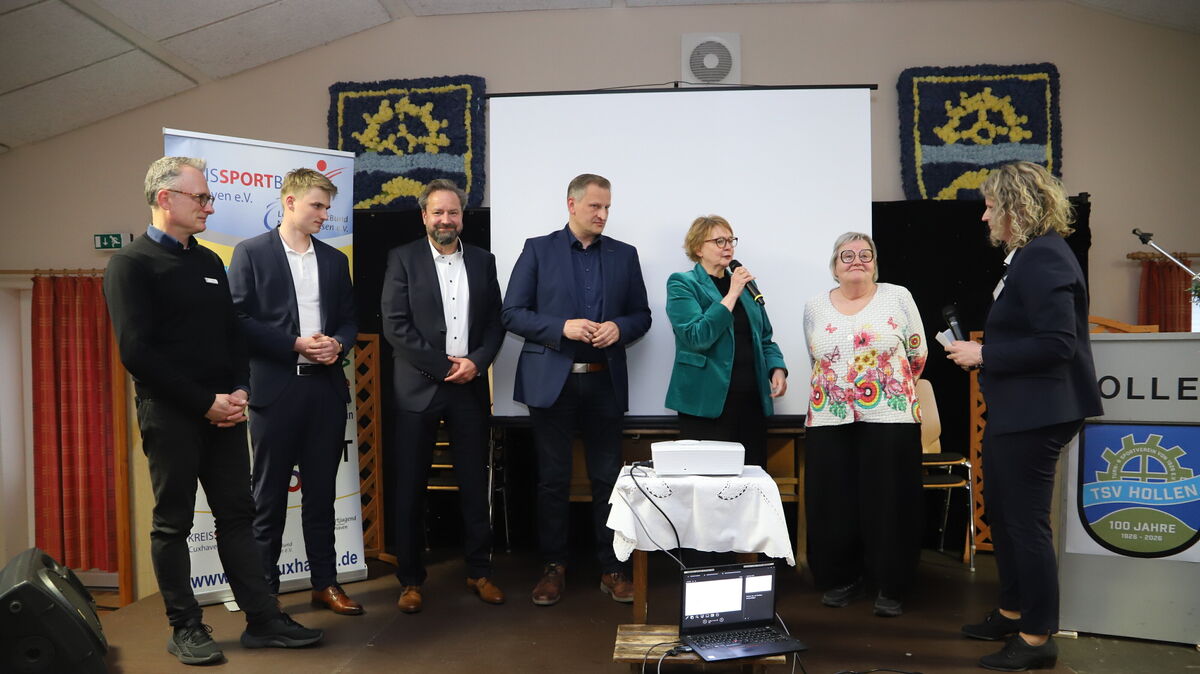 Ausführlich standen die Teilnehmerinnen und Teilnehmer der Podiumsdiskussion den Fragen von KSB-Geschäftsführerin Stefanie Klüver Rede und Antwort. Im Fokus standen die Themen Ganztagsschule und "Ehrenamt am Limit". Foto: Witthohn