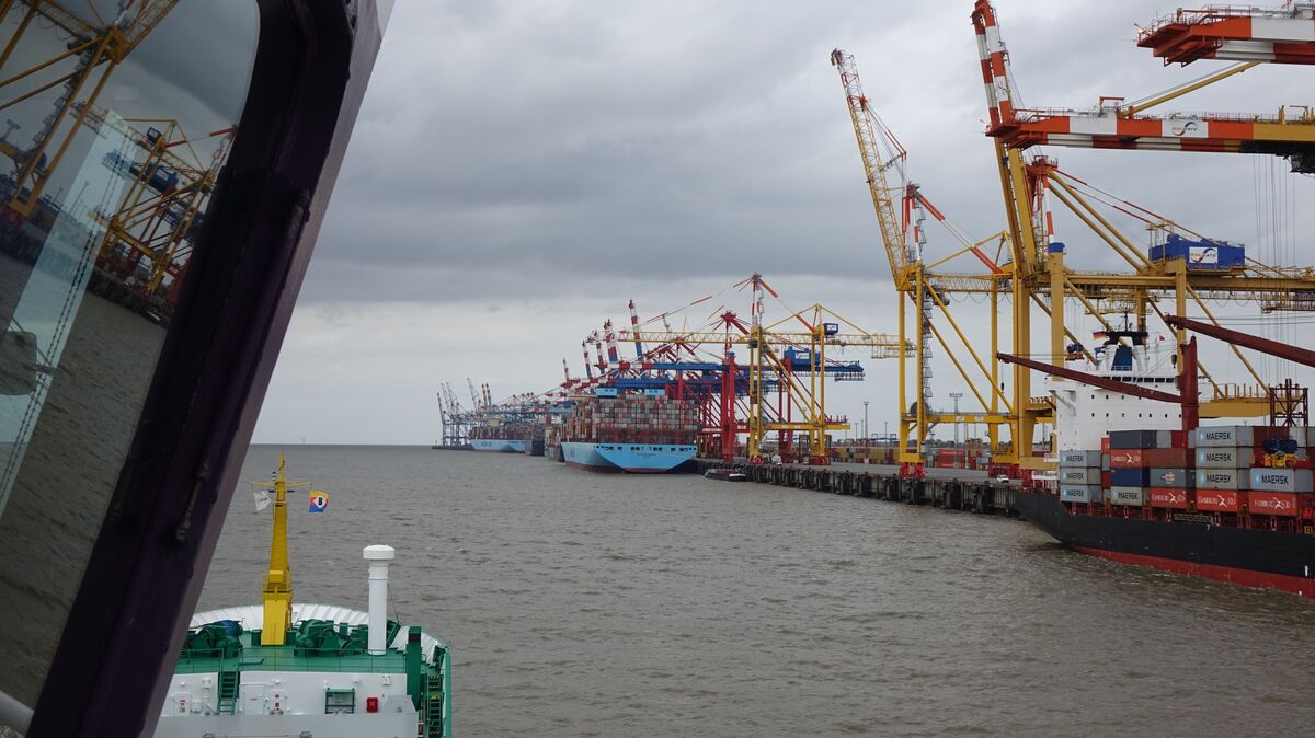 Fachkräftemangel auf See und an Land: Reedereien von Cuxhaven bis Hamburg suchen händeringend Personal. Foto: Fischer