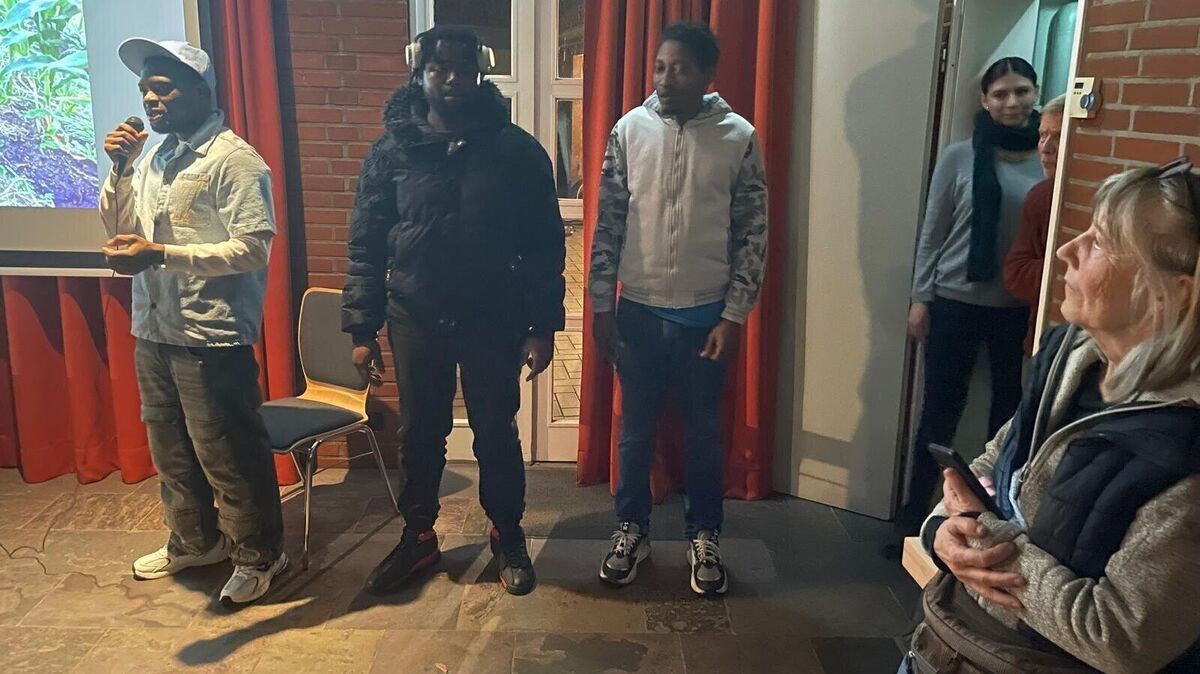 Diese jungen Liberianer begeisterten mit Rap-Vorführungen und bewegenden Worten.