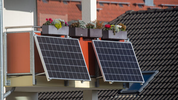 Landkreis Cuxhaven fördert Balkonkraftwerke: Fördertopf nach wenigen Stunden leer
