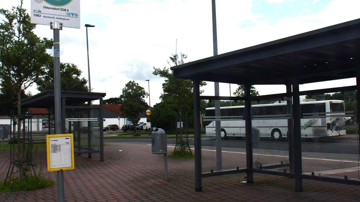 Der ZOB am Schulzentrum in Otterndorf: Hier erschien ein Jugendlicher mit einer Softairwaffe. Foto: Schröder