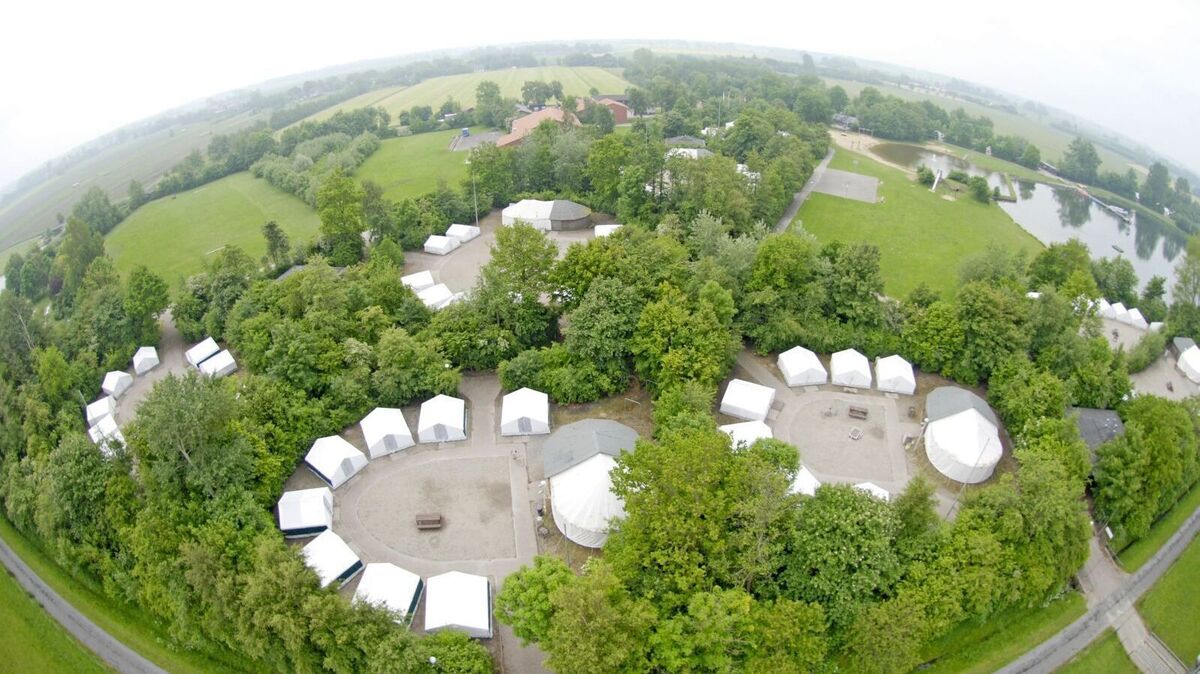 Das Otterndorfer Sommercamp aus der Vogelperspektive: Seit 60 Jahren bietet die beliebte Einrichtung in Müggendorf Freizeit, Abenteuer und Erholung. Foto: Förderverein Sommercamp