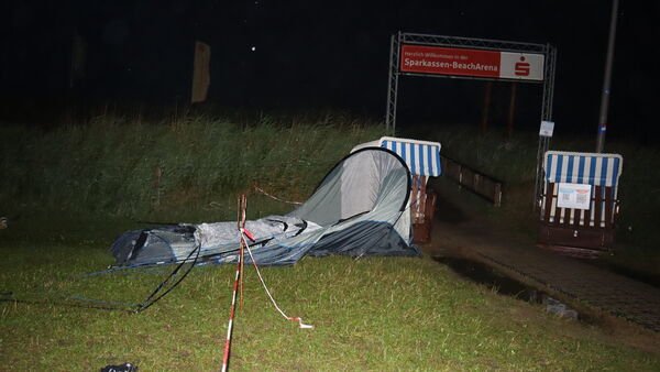 Unwetter über Cuxhaven: 470 Kinder in Duhnen evakuiert - Sturm verwüstet Zeltplatz