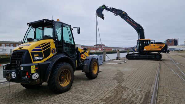 Kaimauersanierung im Alten Fischereihafen Cuxhaven: Der erste Rammschlag rückt näher