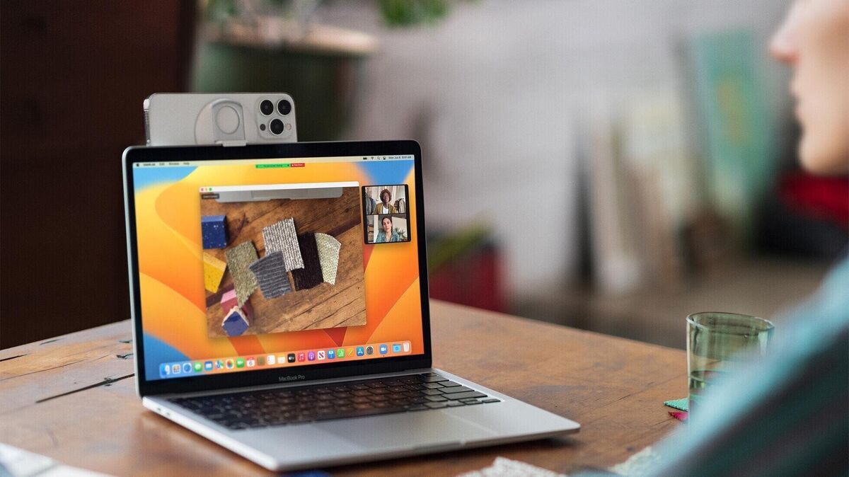 Schnell geschrieben heißt nicht gut geschrieben: Wer im Büro mit KI arbeitet, muss ihre Antworten prüfen. Wie das gelingt, zeigt die Volkshochschule Cuxhaven in 20 Tagen. Foto: picture alliance/dpa/Apple