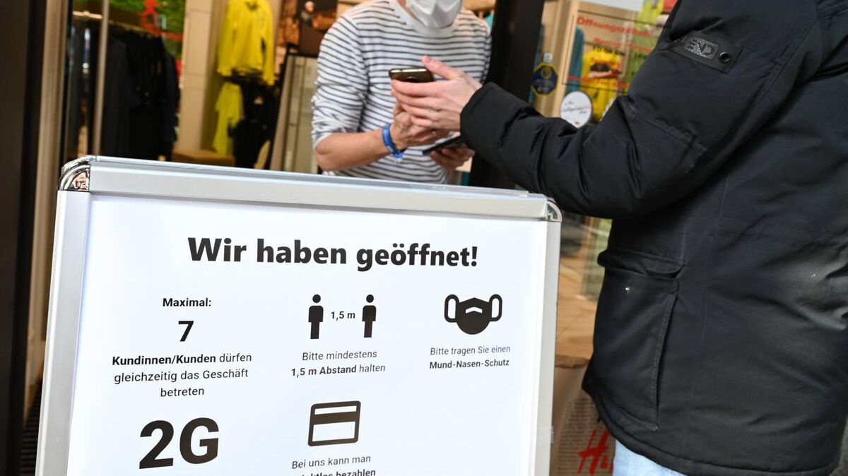 Ab Samstag gilt im Einzelhandel voraussichtlich die 2G-Regel. Die Händler stellt das vor viele praktische Fragen. Denn auch wenn klar ist, dass die Regelung kommt, werden die rechtliche Details erst kurzfristig am Freitag fest stehen. Foto: dpa