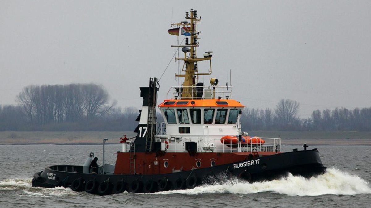 Unter dem Namen "Stier" war der von der Reederei Taucher Otto Wulf in Cuxhaven erworbene Schlepper jahrelang im Einsatz. Jetzt wird das Schiff, das künftig unter dem Namen "Wulf 5" fahren wird, im Trockendock von Empting grundüberholt. Foto: Sassen