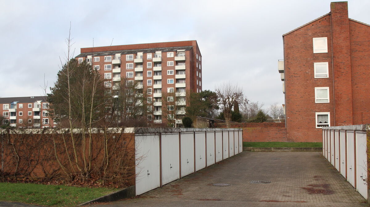 Die Alpha Real Estate Group hat in Süderwisch 281 Wohnungen gekauft. Dazu gehören auch diverse Garagen und Pkw-Einstellplätze. Foto: Reese-Winne