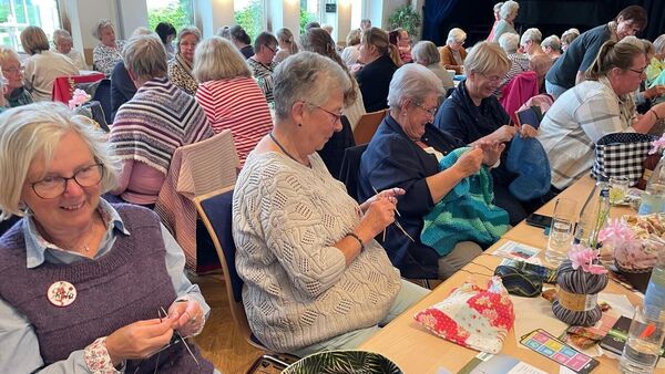 "Kontakte über das Hobby geknüpft": Mega-Resonanz bei 3. Stricknacht in Otterndorf