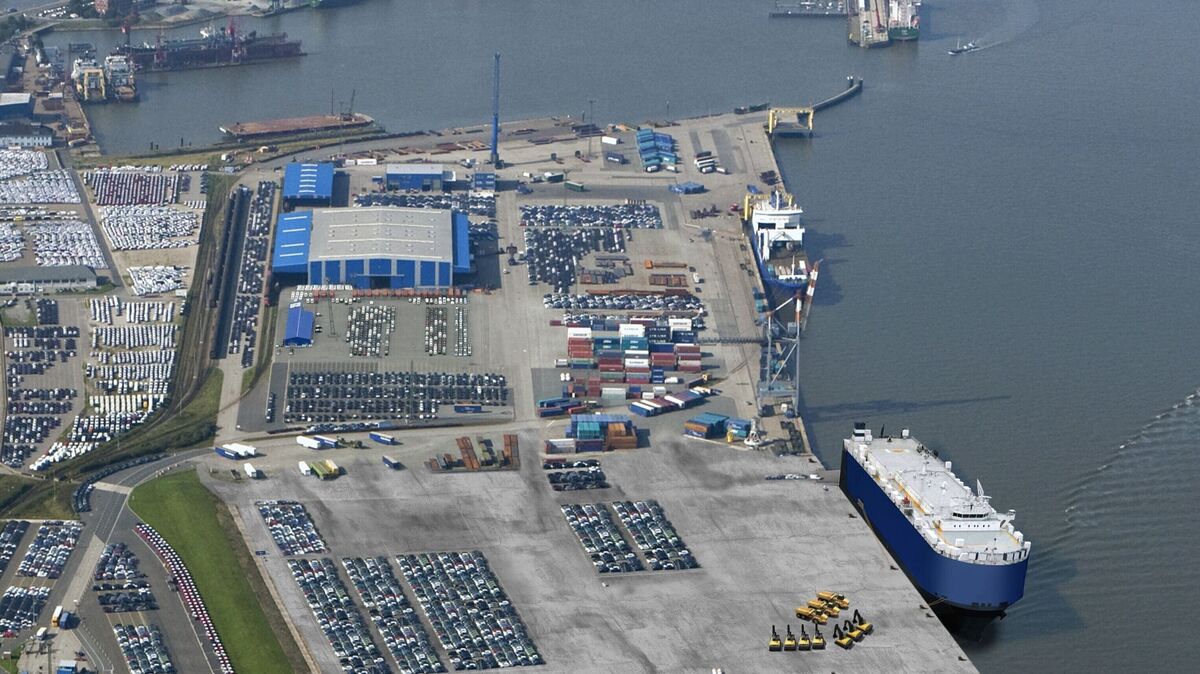 Das multifunktionale Umschlagsterminal von Cuxport Foto: Hafenwirtschaftsgemeinschaft Cuxhaven