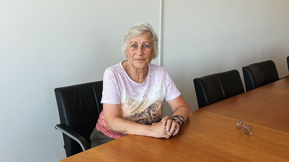 Auch mit 73 Jahren steht Cornelia Dimitriou noch mit Begeisterung vor der Klasse. An Ruhestand denkt die ehemalige Gymnasiallehrerin derzeit nicht. Foto: Francke