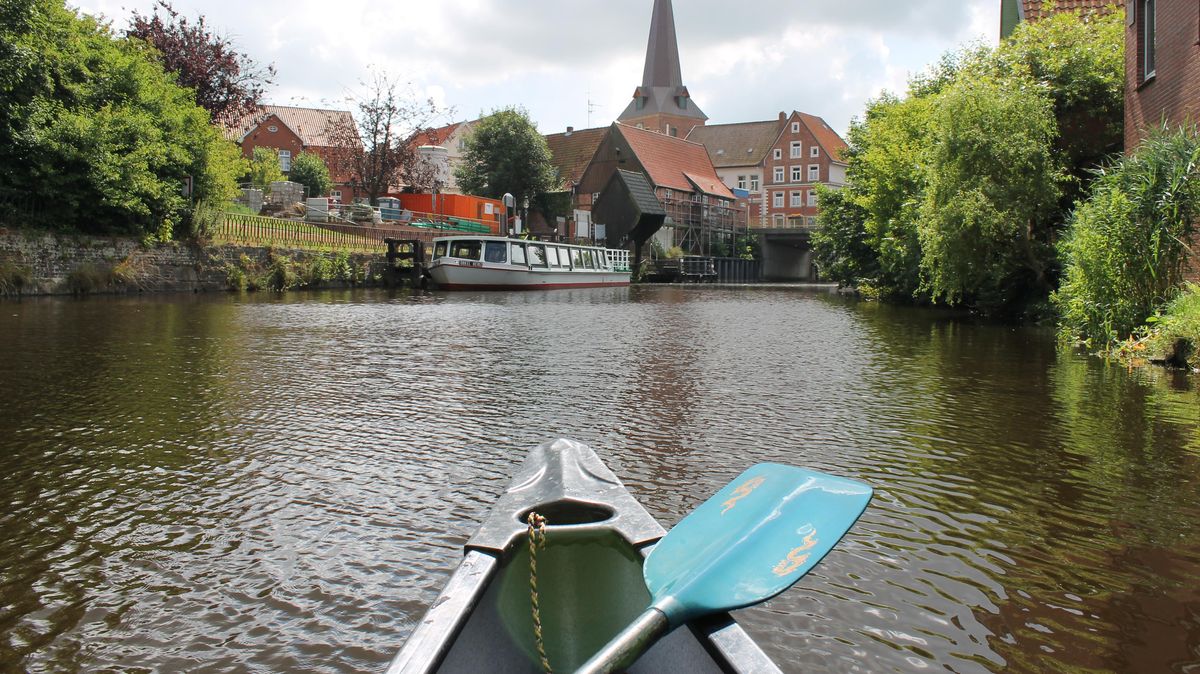 Es muss nicht immer die Nordsee sein. Die Samtgemeinde Land Hadeln ist eine Fluss- und Seenregion und daher setzen die Touristiker zunehmend auf Aktiv-Urlauber, die sich auf der Medem und der Oste, am Balksee oder in der Otterndorfer Seenlandschaft erholen wollen. Foto: CN/NEZ-Archiv
