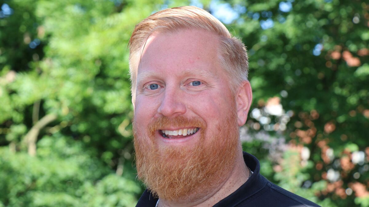Er reaktiviert den "Millionenparkplatz" beim "Lütten Altstadtfest": Alexander Meyer (40) aus Osterbruch ist bereit für ein Wochenende voller Cocktails und guter Laune. Foto: Mangels