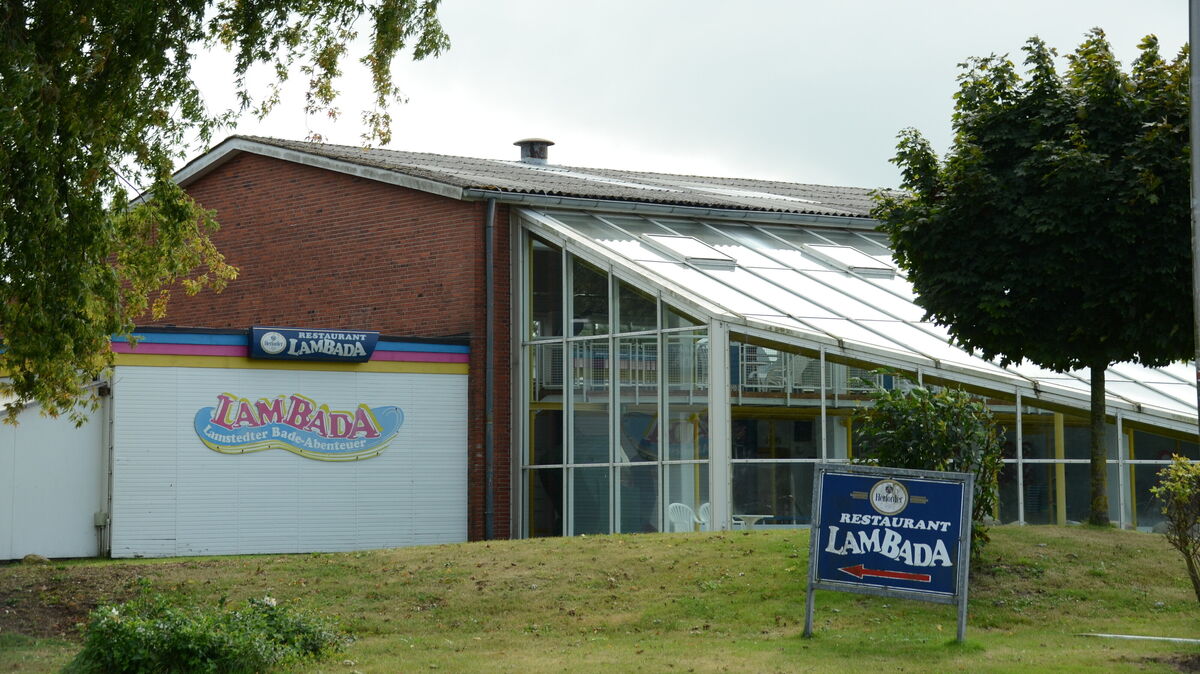 Derzeit wegen technischen Defekts geschlossen: Das „Lambada“. Das 60 Jahre alte Schwimmbad gilt als baufällig. Foto: Rohde