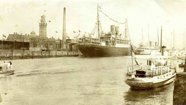 Kaiser Wilhelm II. gibt der Segelregatta vor Cuxhaven im Jahr 1901 royalen Glanz