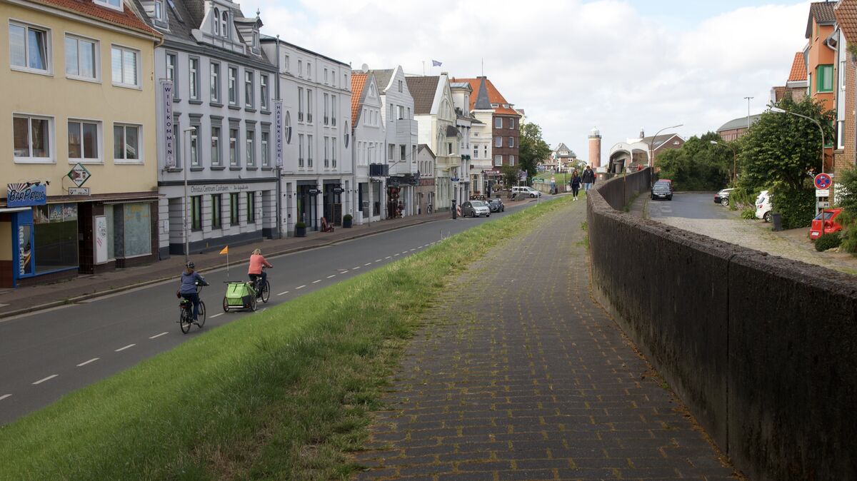 Beirat für Menschen mit Behinderungen beobachtet das Projekt "Deichband", das auch die Deichstraße betrifft, genau. Archivfoto: Koppe