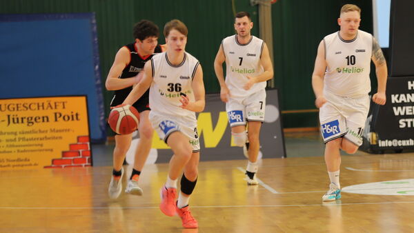 Starker Start der Cuxhaven BasCats: Sieg trotz gefährlicher Aufholjagd