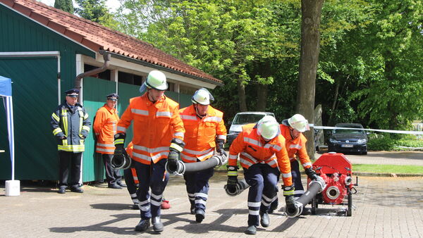 Feuerwehr-Wettkämpfe in Lamstedt: Spannung bei den Hadler Feuerwehrtagen
