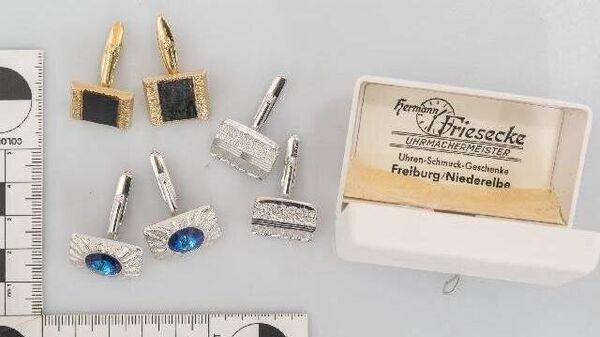 Gegenstände vor Monaten in Geestland gefunden: Polizei sucht Schmuck-Eigentümer