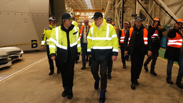 Robert Habeck in Cuxhaven: Ausbauziel für Offshore-Windanlagen erreichbar