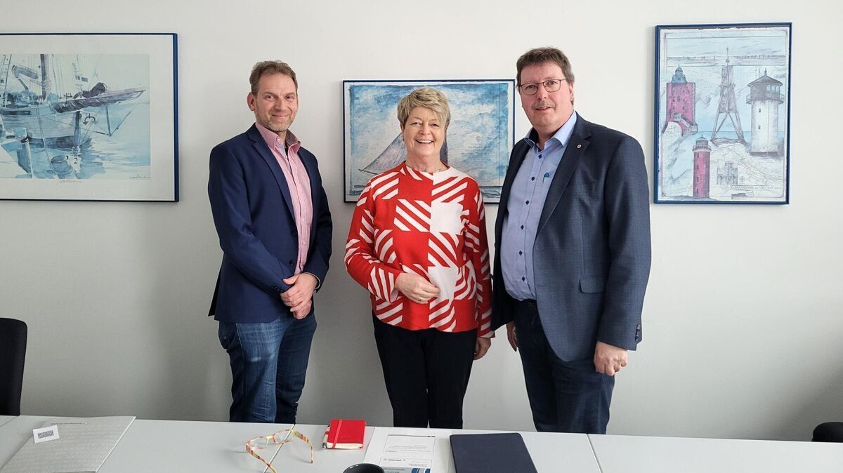 Sven Menke, Dagmar Froehlich und Torsten Stoltz bei der Jahrespressekonferenz zu den Arbeitsmarktzahlen 2025. Foto: Märthe Werder