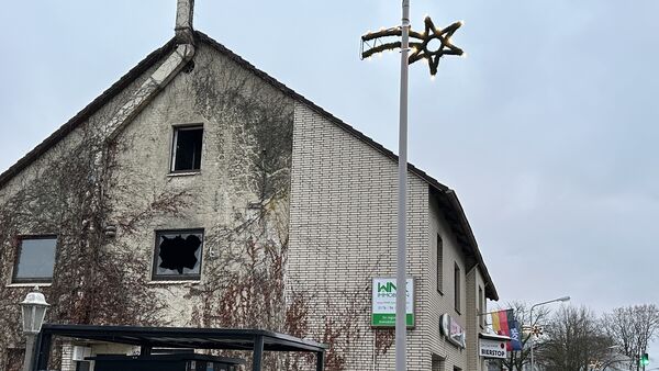 Nach Wohnungsbrand: Nur Badelatschen und Socken bleiben Bewohnern - Altenwalde hilft