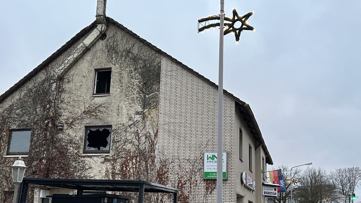 Das Haus an der Hauptstraße, in dem sich in den zurückliegenden Jahren  vietnamesische Restaurants befunden haben, ist derzeit unbewohnbar. Auch die neue Kneipe "Bierstop" muss geschlossen bleiben. Foto: Reese-Winne