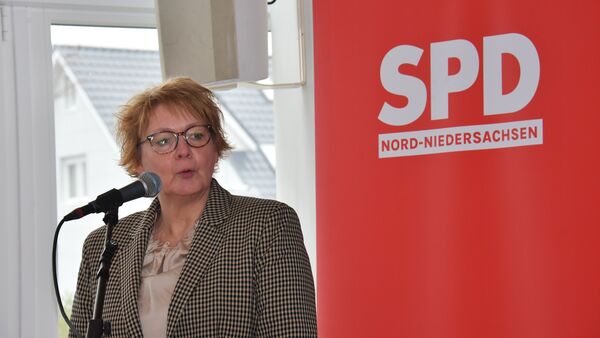 Innenministerin im Kreis Cuxhaven: Keine Extremisten im öffentlichen Dienst