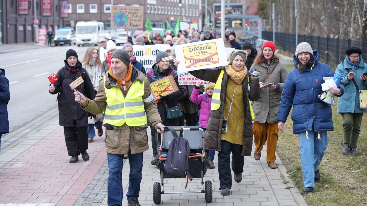 Am Freitag nahmen sich rund einhundert Klimaaktivisten die Zeit, um im Rahmen der Fridays-for-Future-Organisation zu demonstrieren.