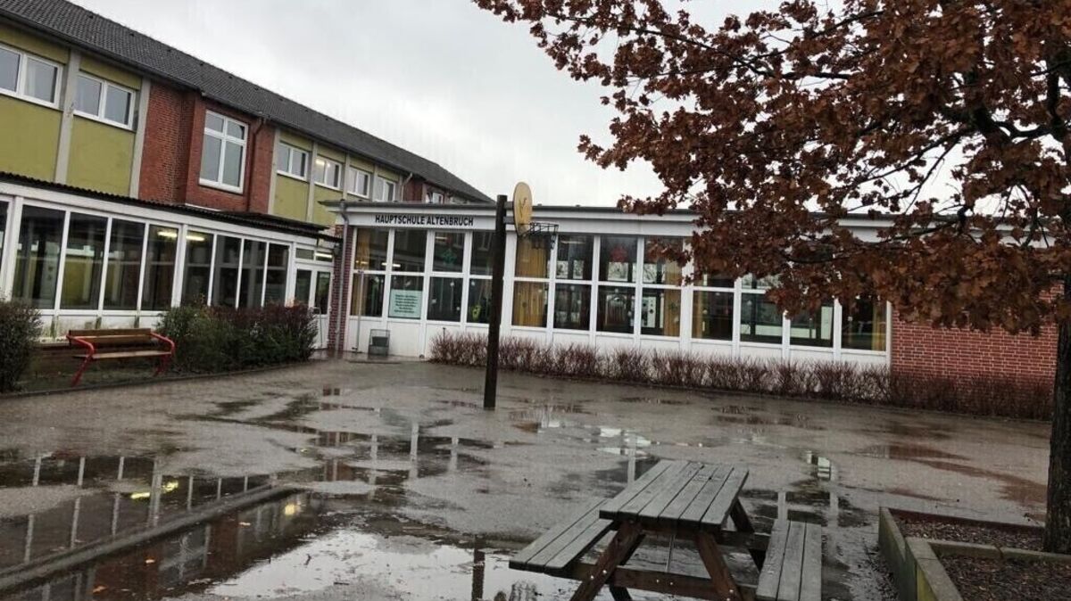 Was sich hier abspielte, können die Lüdingworther nur schwer glauben: In einem Klassenraum der Grundschule verletzte eine Jugendliche ihre Mitschülerin mit einem Messer schwer. Foto: Kramp