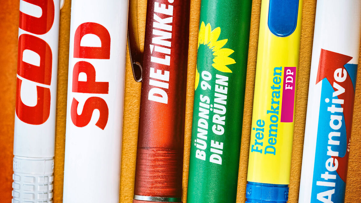 Am Sonntag wählten die Bürgerinnen und Bürger der Samtgemeinde Land Hadeln mit dem Kugelschreiber - doch wo setzten sie ihr Kreuz? Symbolbild: dpa/Ohde