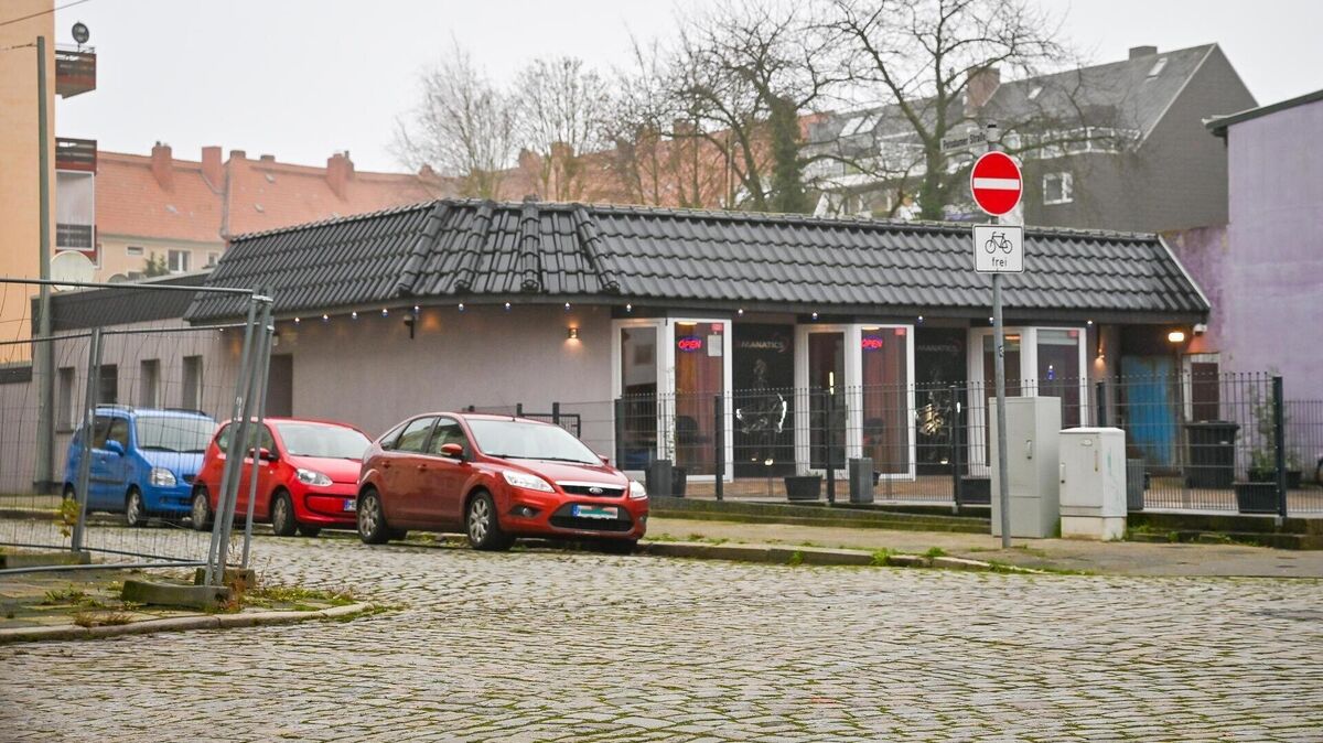 Das Haus an der Lessingstraße Ecke Potsdamer Straße steht zum Verkauf. Foto: Scheschonka