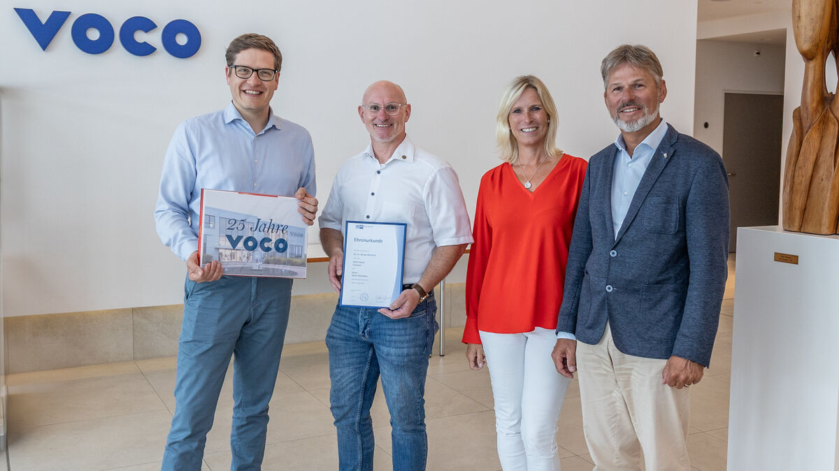 Geschäftsführer René Plaumann, Gerrit Schumann, Prokuristin Ines Plaumann-Sauerbier und Geschäftsführer Olaf Sauerbier (v.l.) Foto: VOCO