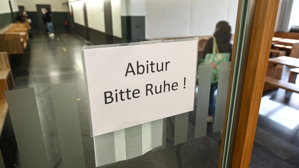 Mit der schriftlichen Klausur im Fach Geschichte beginnen am Donnerstag die Abiturprüfungen in Niedersachsen. Noch immer herrscht coronabedingt eine Sonderlage. Foto: dpa / Felix Kästle