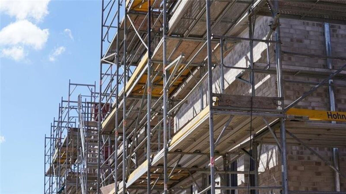Die sozialen Wohnungsunternehmen setzen 2025 mehr auf die energetische Sanierung ihres Bestands als auf den Bau neuer Wohnungen. Symbolfoto: Marcus Brandt/dpa