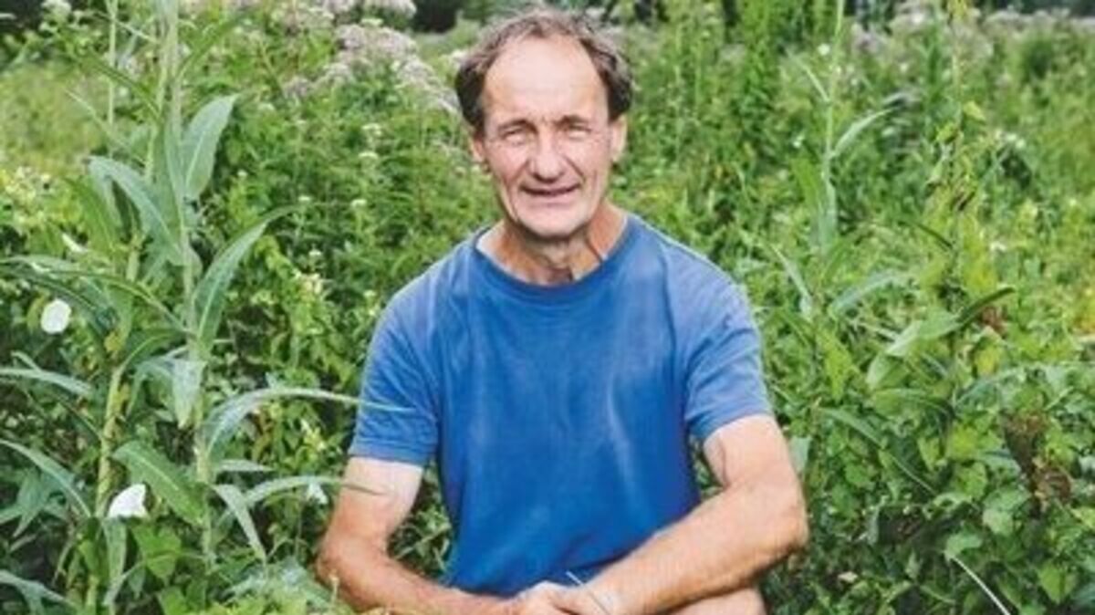 Er ist bekannt aus Funk und Fernsehen und als Buchautor längst ein Star der botanischen Welt: Jürgen Feder kommt nach Cuxhaven. Foto: Feder