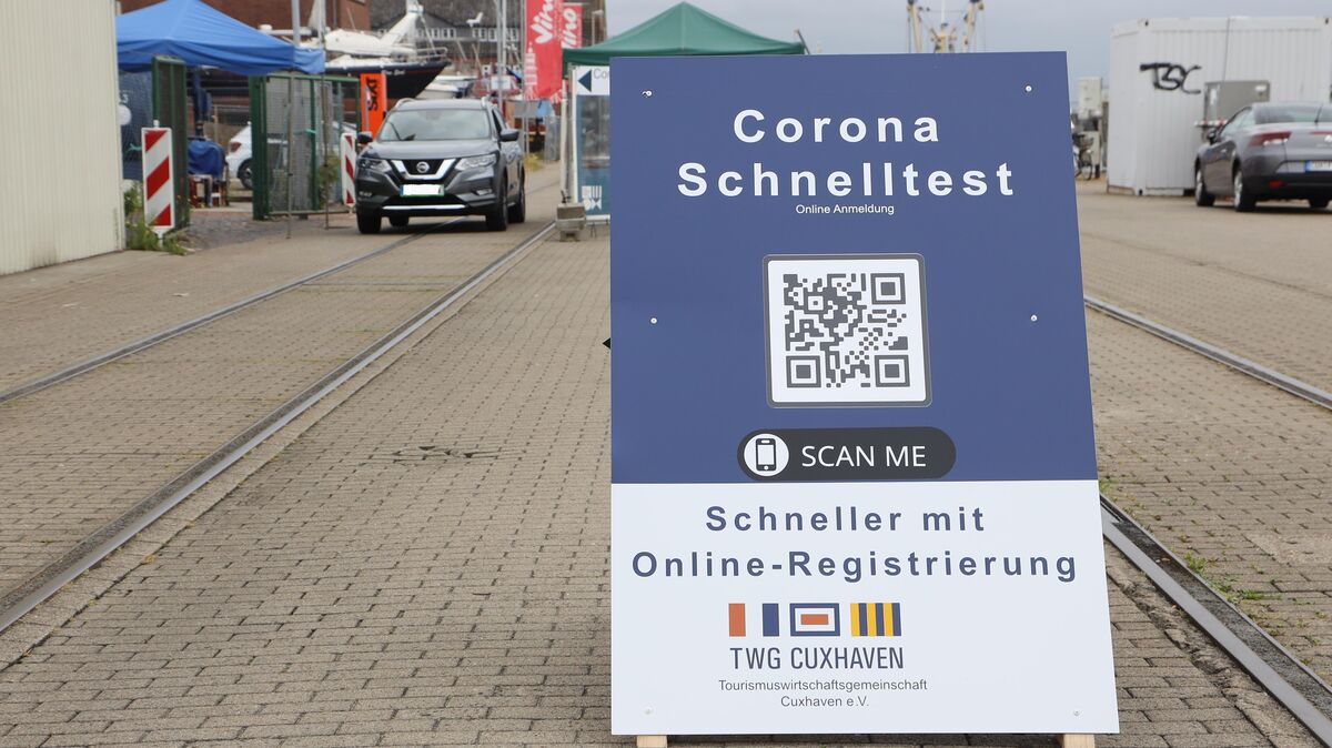 Auch an der TWG-Teststation in Cuxhaven kam es zu  langen Wartezeiten am Drive-In. Das soll ab sofort anders sein. Foto: Unruh